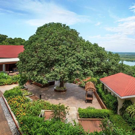 Doubletree By Hilton Goa - Panaji Hotel Exterior foto