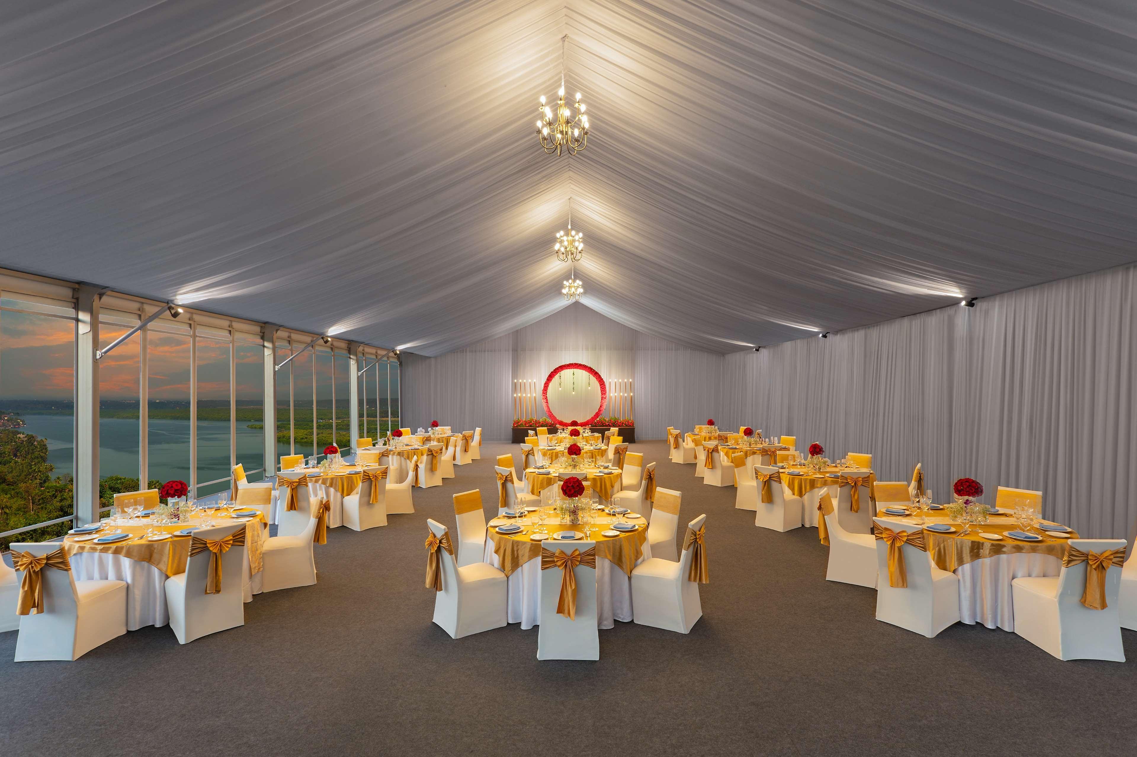 Doubletree By Hilton Goa - Panaji Hotel Exterior foto