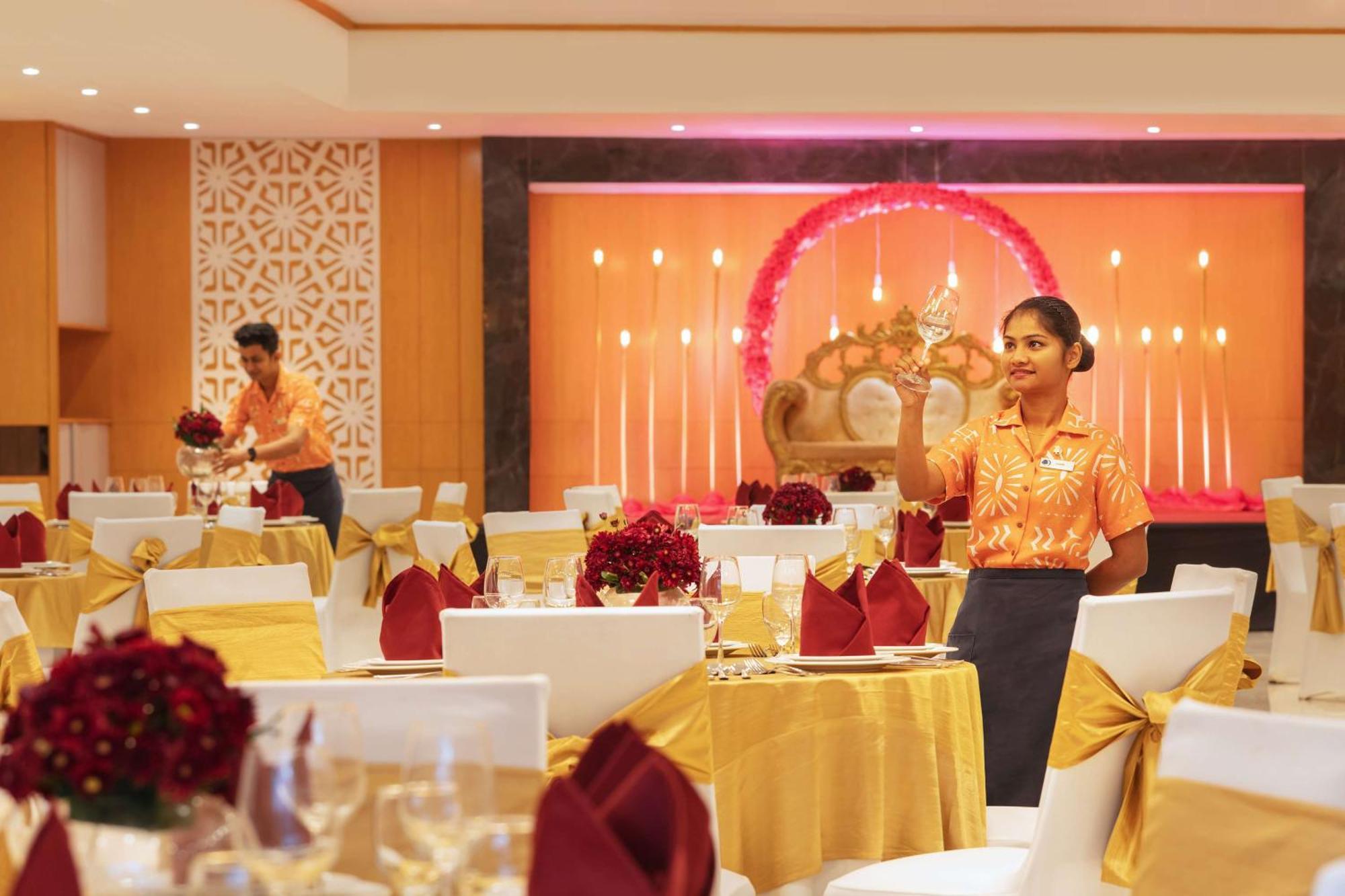 Doubletree By Hilton Goa - Panaji Hotel Exterior foto